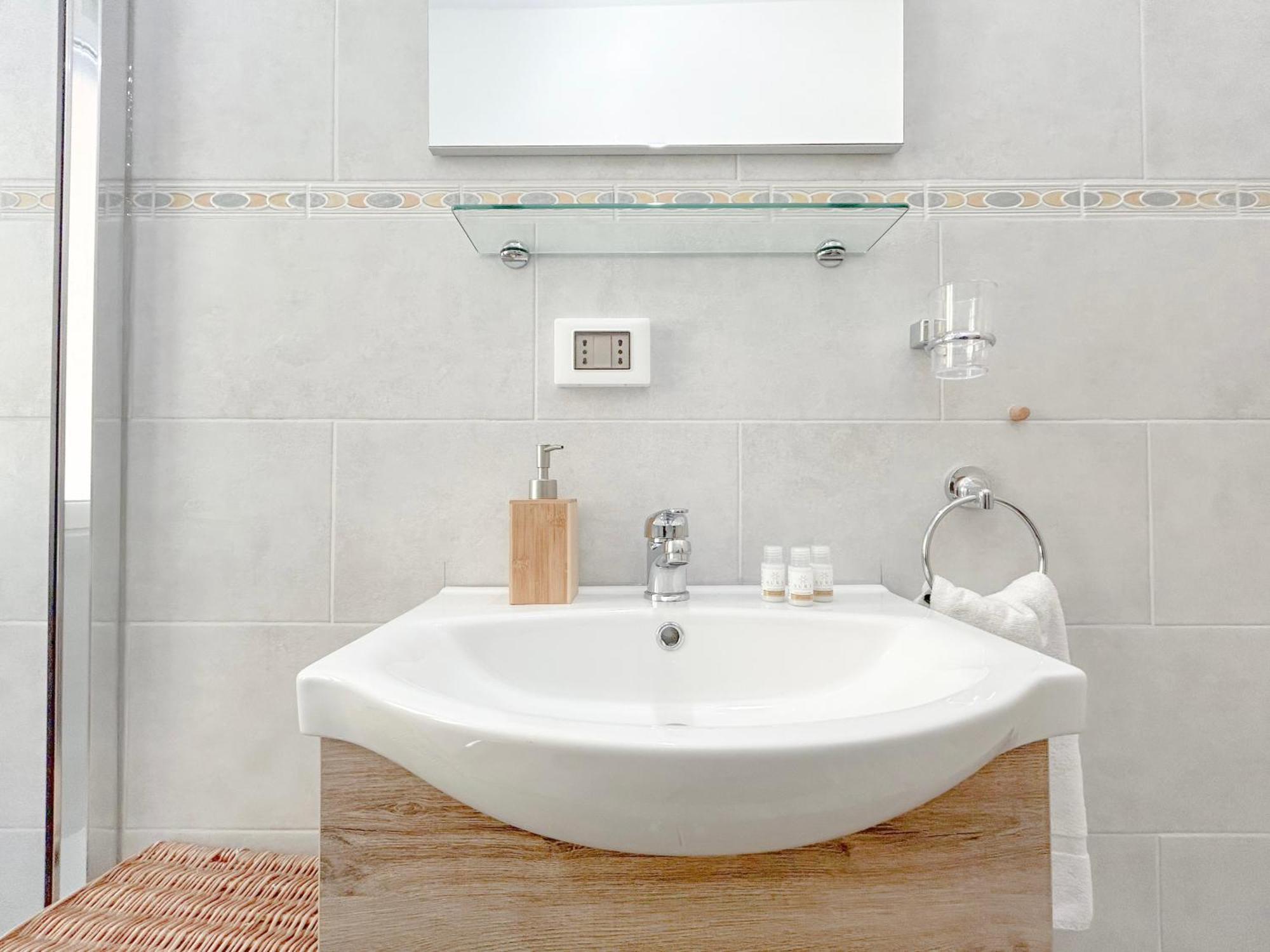 ヴェンティミーリアElegant House - Centro - 400Mt Dal Mareアパートメント エクステリア 写真